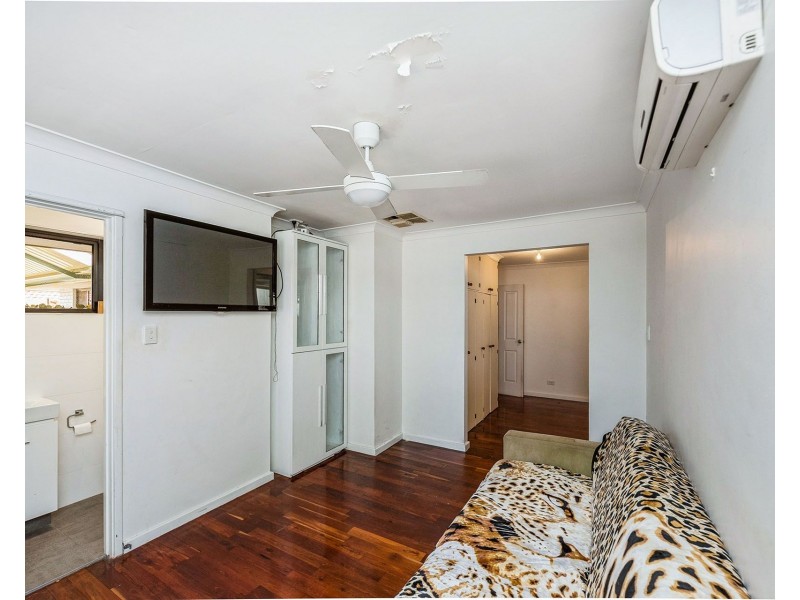 6 Wycombe Rd, High Wycombe WA 6057