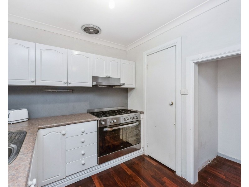 6 Wycombe Rd, High Wycombe WA 6057