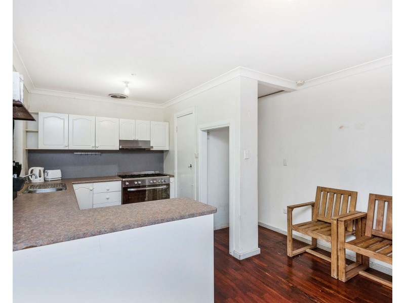 6 Wycombe Rd, High Wycombe WA 6057