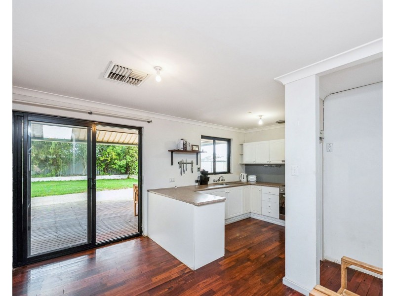 6 Wycombe Rd, High Wycombe WA 6057