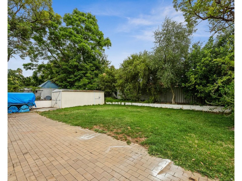 6 Wycombe Rd, High Wycombe WA 6057