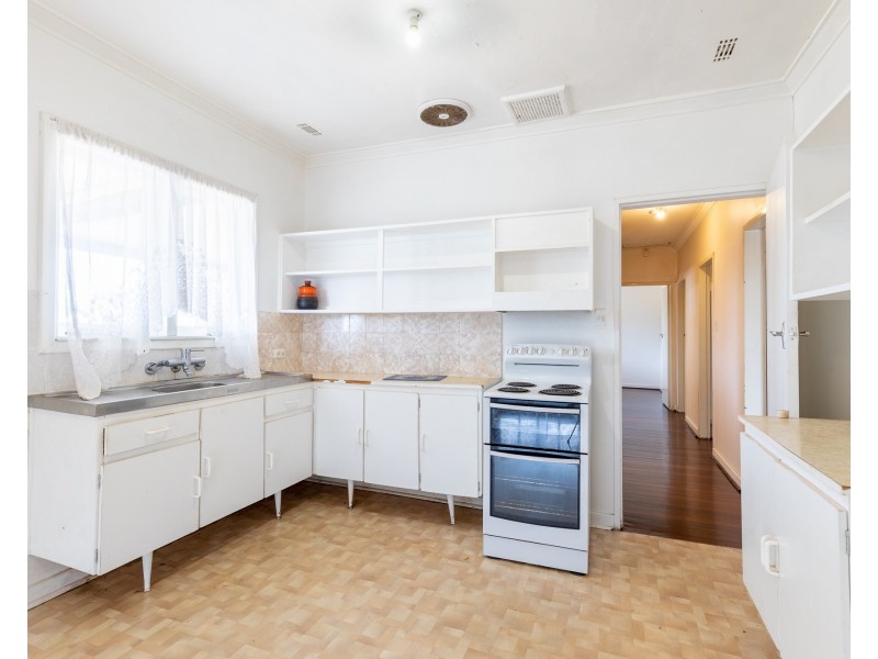 19 Newburn Road, High Wycombe WA 6057