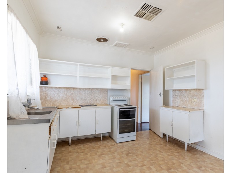 19 Newburn Road, High Wycombe WA 6057