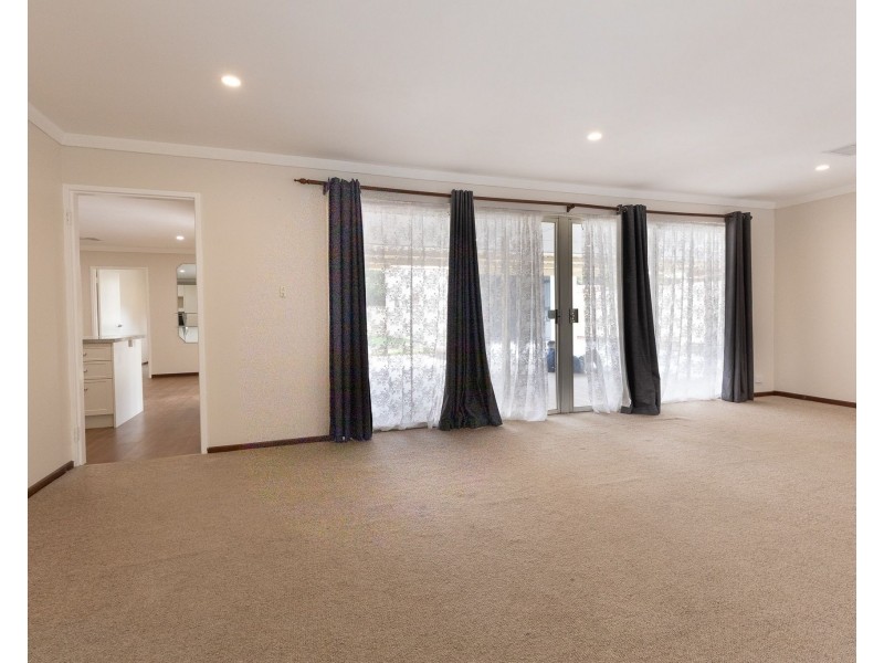 21 Bauhinia Road, Forrestfield WA 6058
