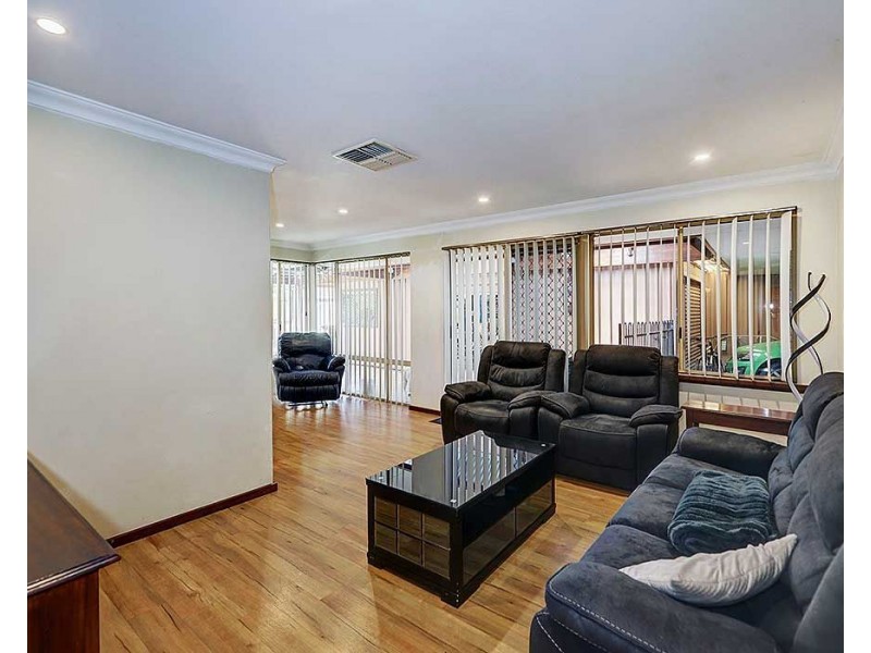 35 Pelican Loop, High Wycombe WA 6057