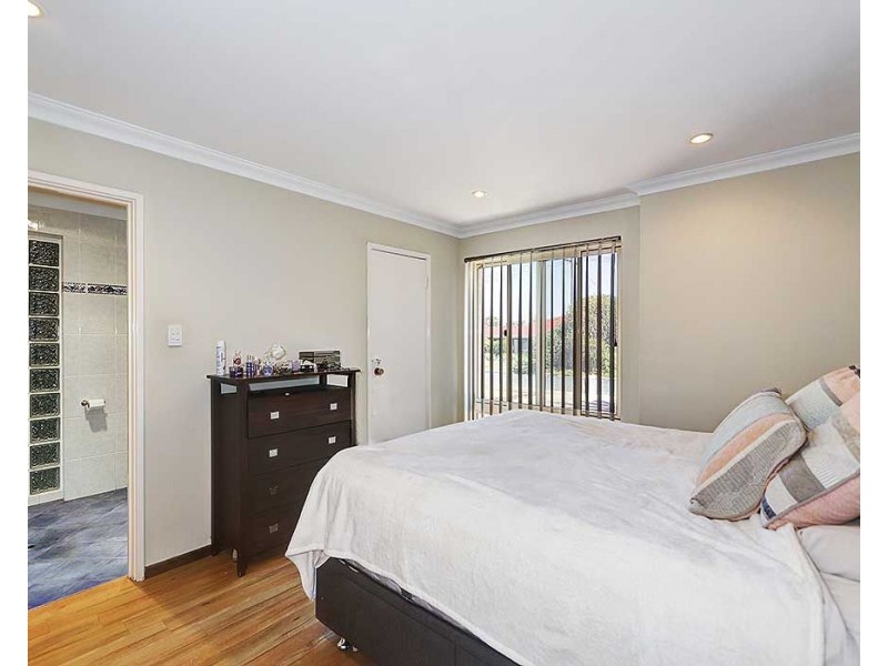 35 Pelican Loop, High Wycombe WA 6057