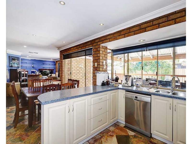 35 Pelican Loop, High Wycombe WA 6057