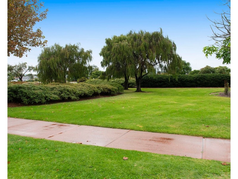 50 Upwood Circle, High Wycombe WA 6057