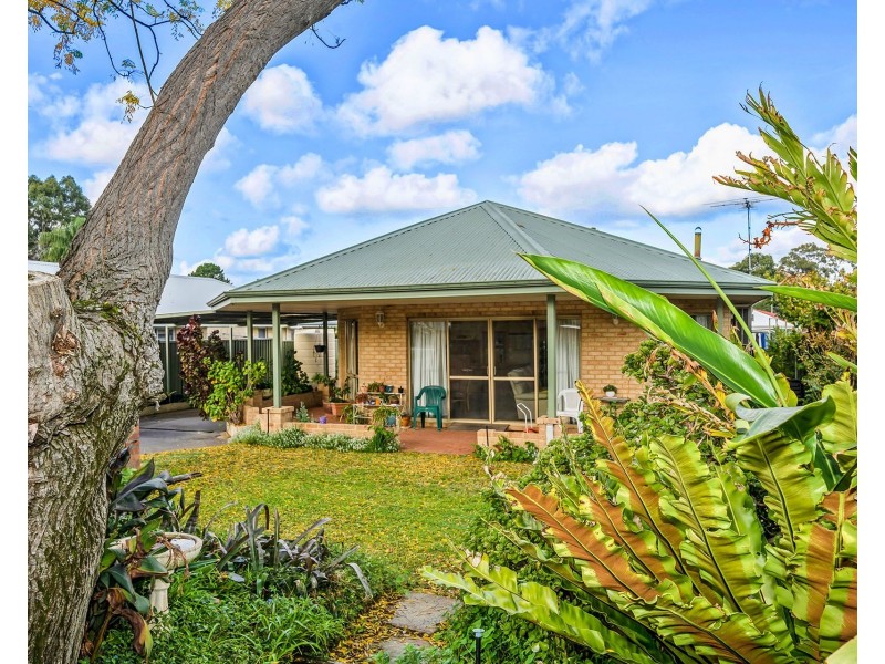 7 Cyril Road, High Wycombe WA 6057