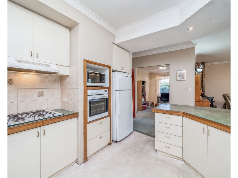 7 Cyril Road, High Wycombe WA 6057