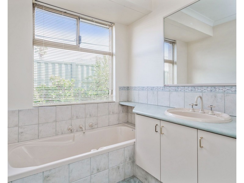 7 Cyril Road, High Wycombe WA 6057