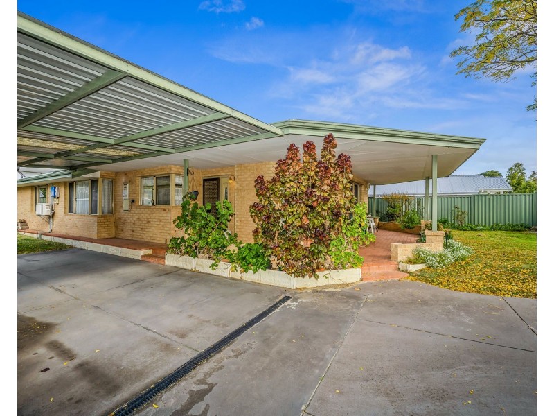 7 Cyril Road, High Wycombe WA 6057