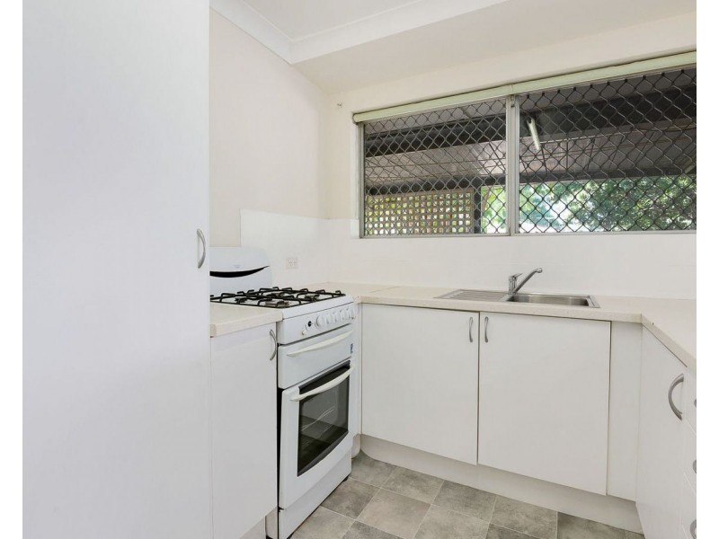 12 Coachwood Way, Maddington WA 6109