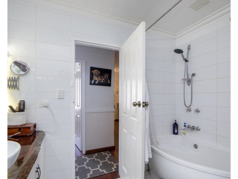 24 Gotha Way, Forrestfield WA 6058