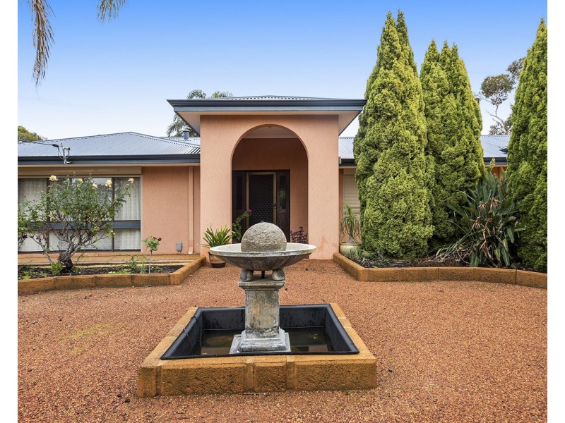 30 Robins Road, Kalamunda WA 6076