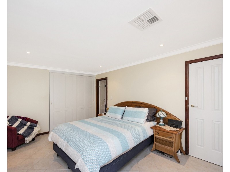 30 Robins Road, Kalamunda WA 6076