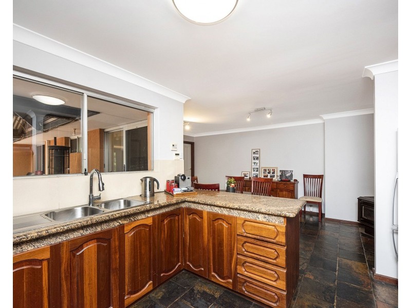 30 Robins Road, Kalamunda WA 6076