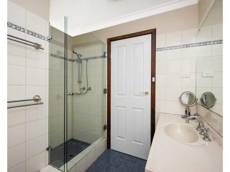 30 Robins Road, Kalamunda WA 6076