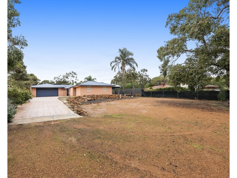 30 Robins Road, Kalamunda WA 6076