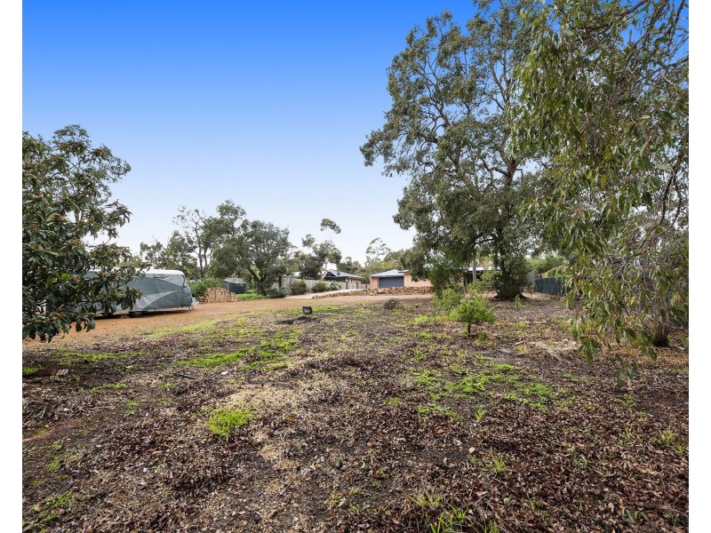 30 Robins Road, Kalamunda WA 6076