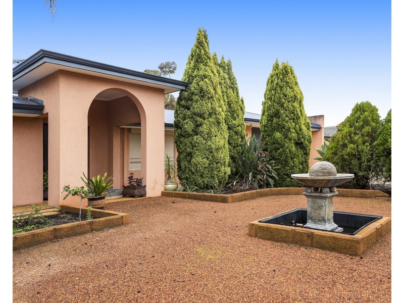 30 Robins Road, Kalamunda WA 6076