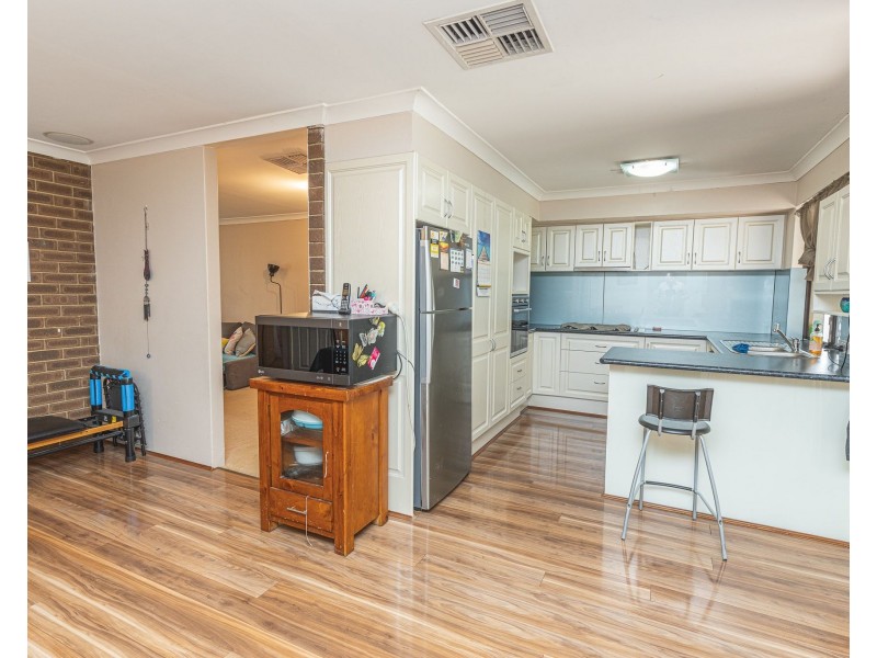 57 Golden Crescent, High Wycombe WA 6057