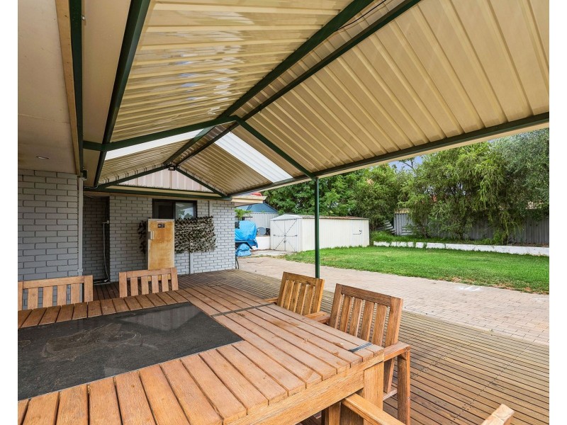 6 Wycombe Rd, High Wycombe WA 6057