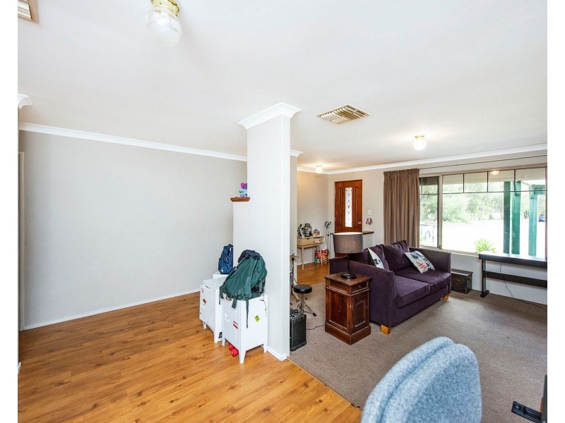 44 Birrine Gardens, High Wycombe WA 6057