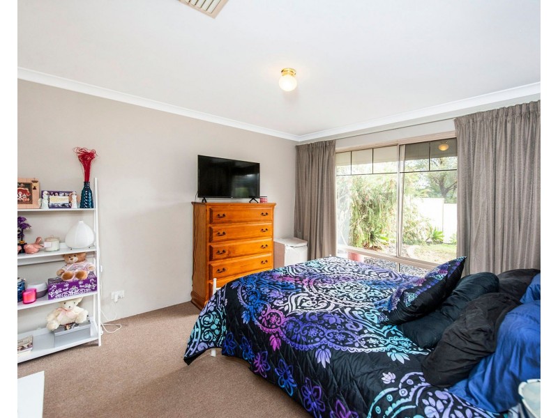 44 Birrine Gardens, High Wycombe WA 6057