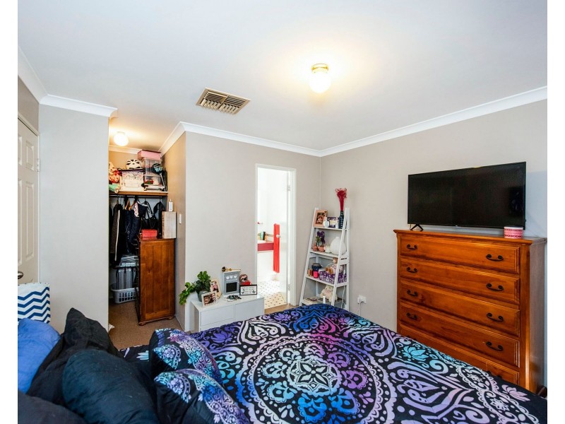44 Birrine Gardens, High Wycombe WA 6057