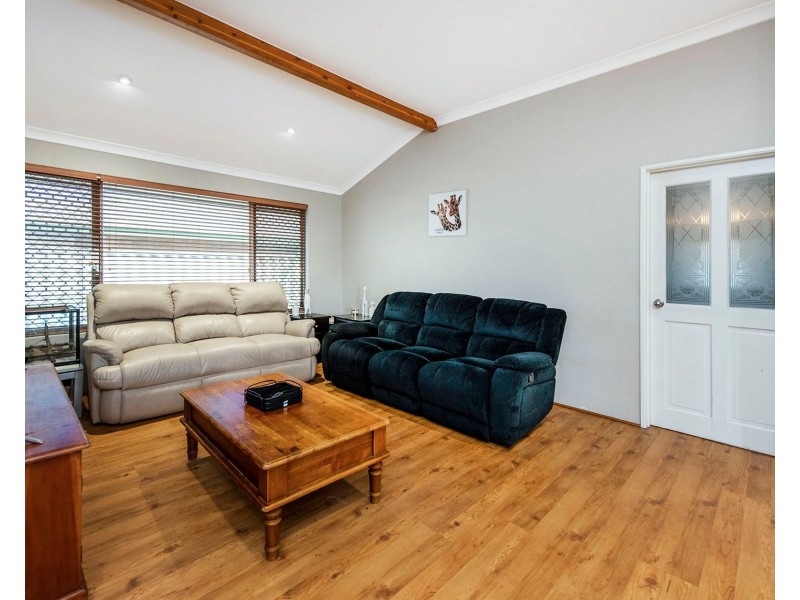 44 Birrine Gardens, High Wycombe WA 6057