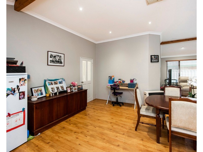 44 Birrine Gardens, High Wycombe WA 6057