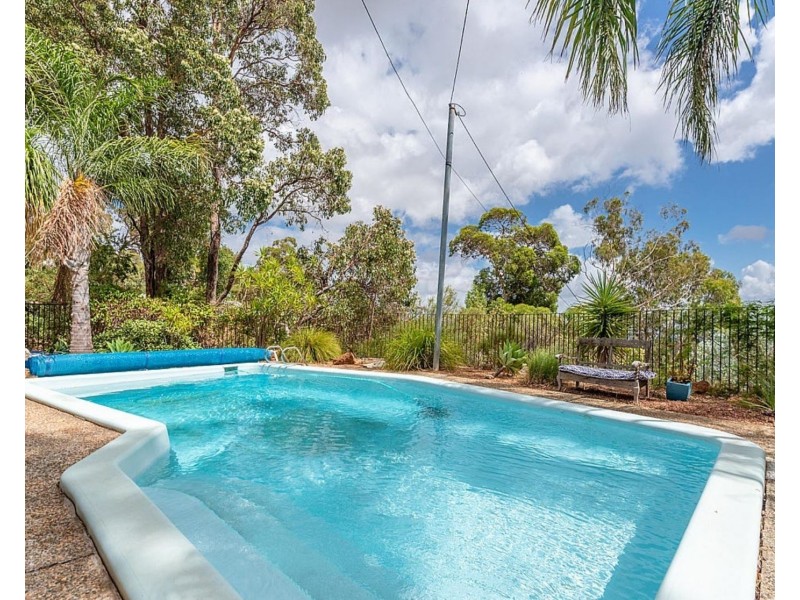 31 Girrawheen Drive, Gooseberry Hill WA 6076