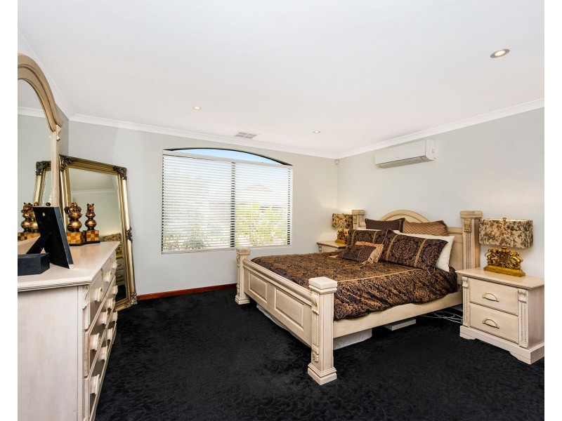 4 Fleet Circle, High Wycombe WA 6057