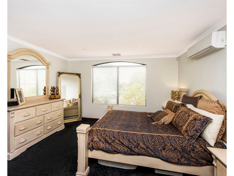 4 Fleet Circle, High Wycombe WA 6057