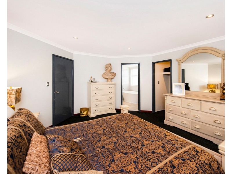 4 Fleet Circle, High Wycombe WA 6057