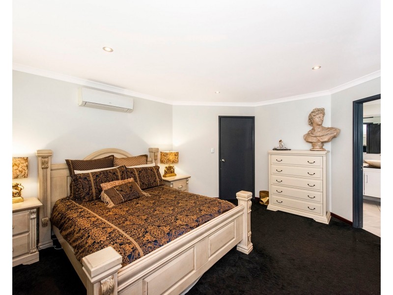 4 Fleet Circle, High Wycombe WA 6057