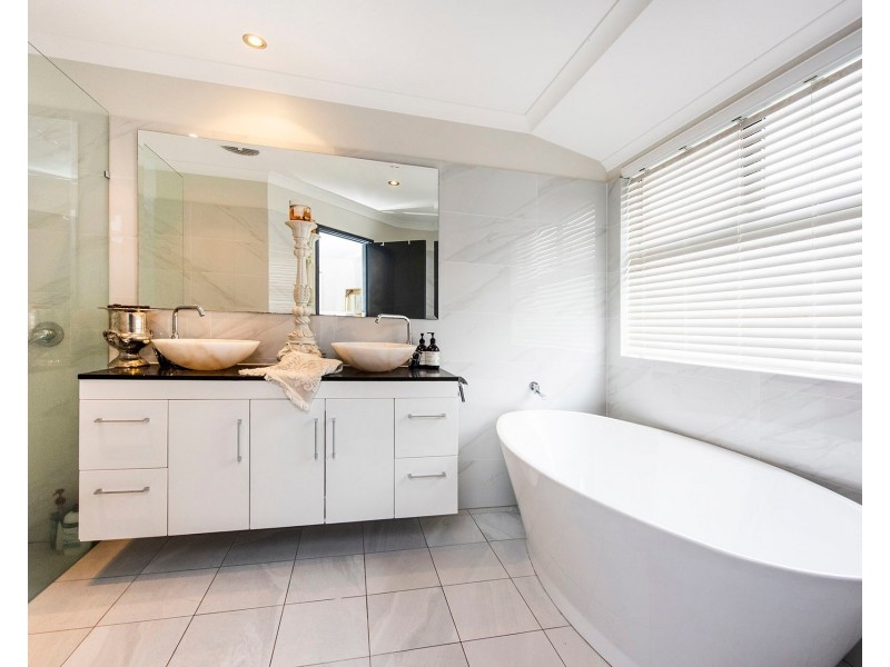 4 Fleet Circle, High Wycombe WA 6057