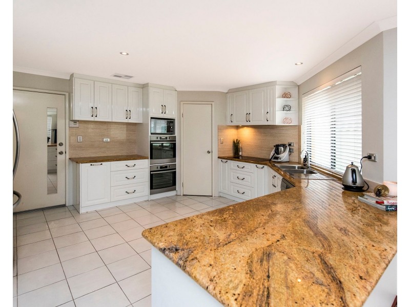 4 Fleet Circle, High Wycombe WA 6057