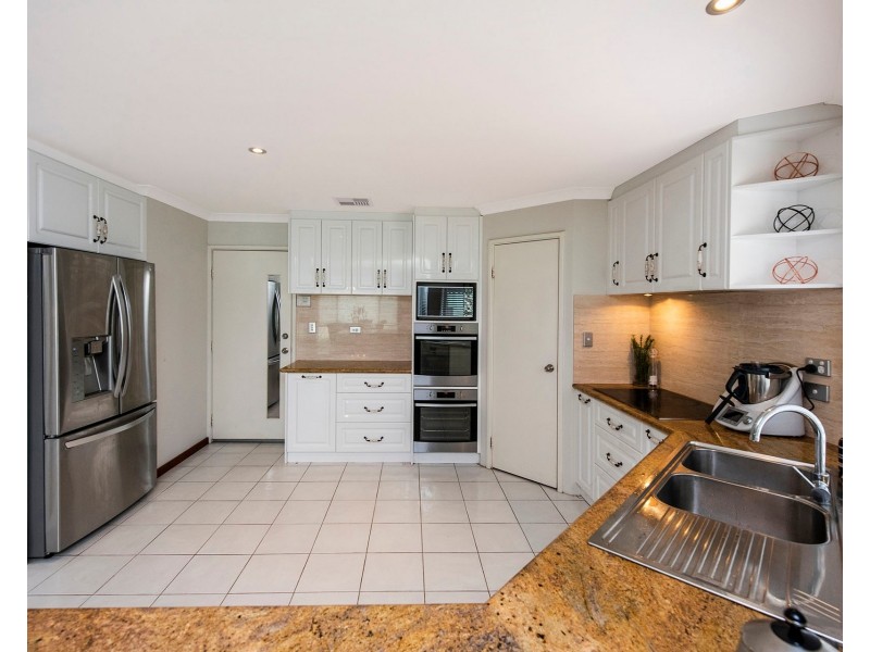 4 Fleet Circle, High Wycombe WA 6057