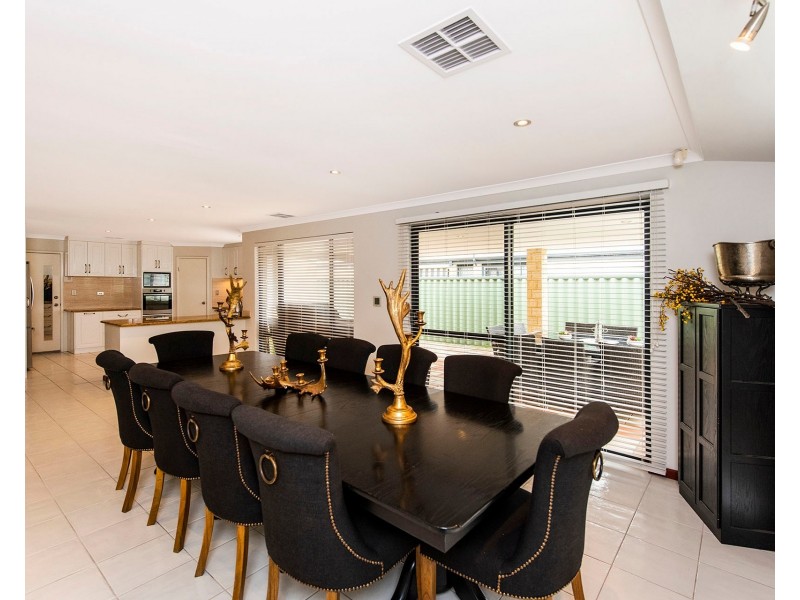 4 Fleet Circle, High Wycombe WA 6057