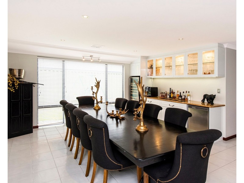 4 Fleet Circle, High Wycombe WA 6057