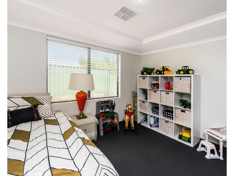 4 Fleet Circle, High Wycombe WA 6057
