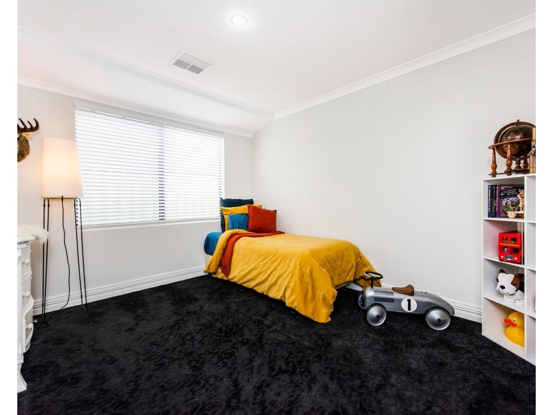4 Fleet Circle, High Wycombe WA 6057