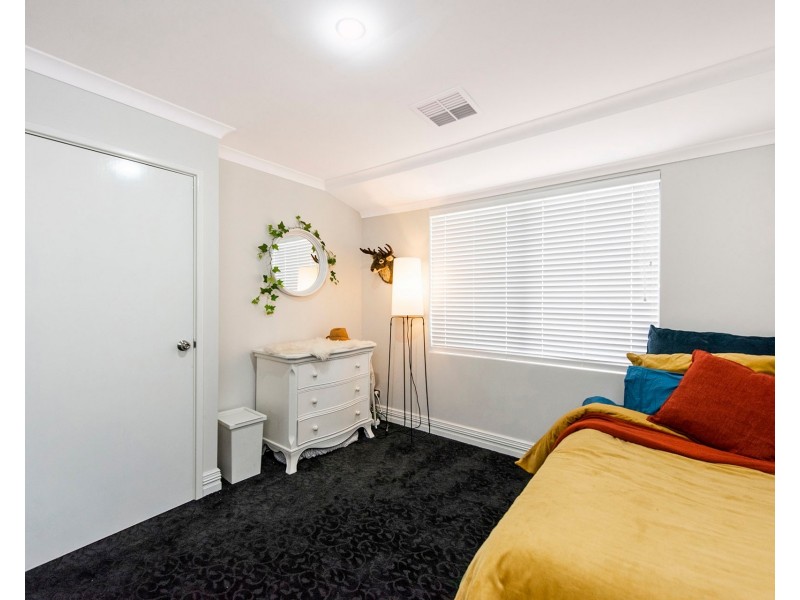 4 Fleet Circle, High Wycombe WA 6057
