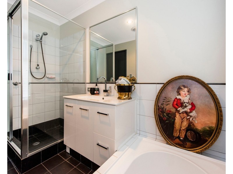 4 Fleet Circle, High Wycombe WA 6057