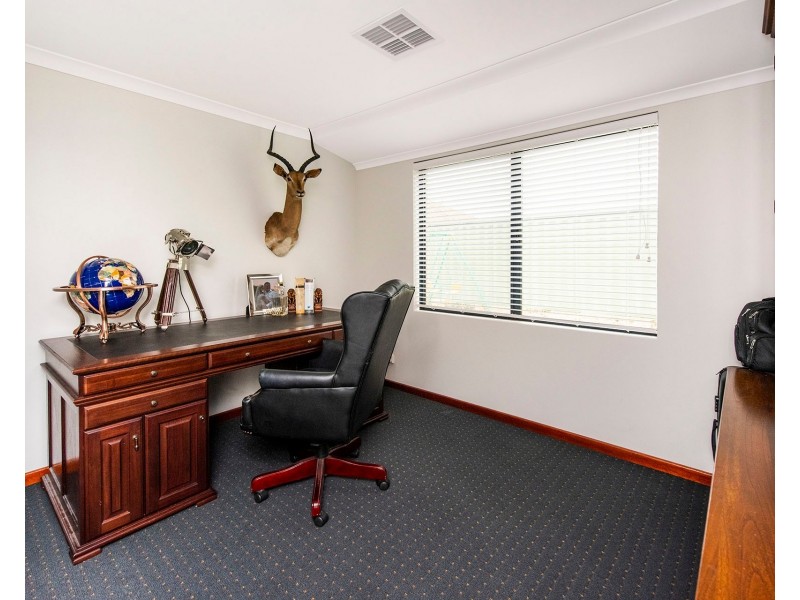 4 Fleet Circle, High Wycombe WA 6057