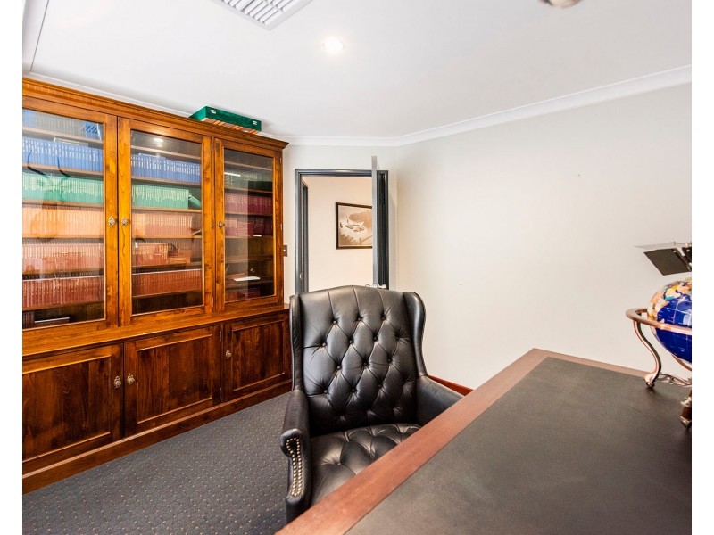 4 Fleet Circle, High Wycombe WA 6057