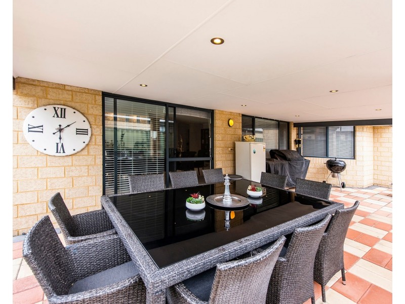 4 Fleet Circle, High Wycombe WA 6057