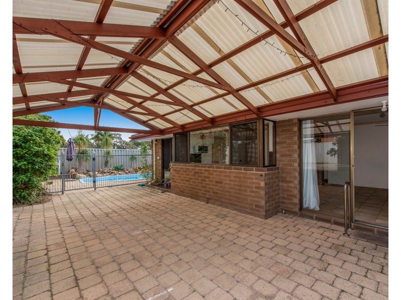 2 Falcon Court, High Wycombe WA 6057